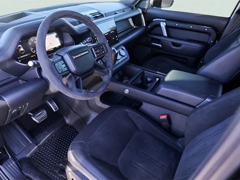 Used 2023 Land Rover Defender 110 V8 image 13