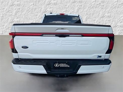 Used 2022 Ford F150 Lightning Platinum image 4
