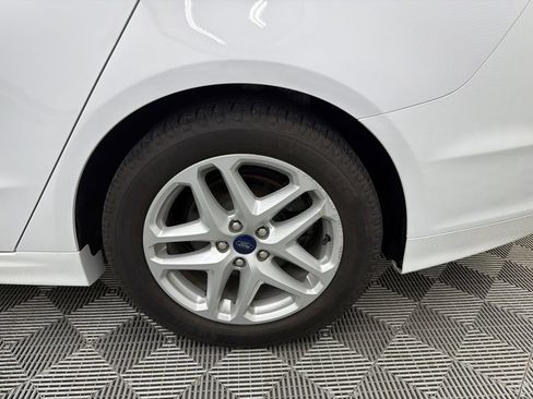 Used 2016 Ford Fusion SE FWD image 19