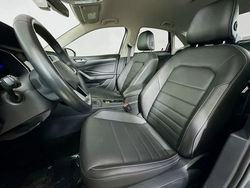 Used 2024 Volkswagen Jetta SE image 12