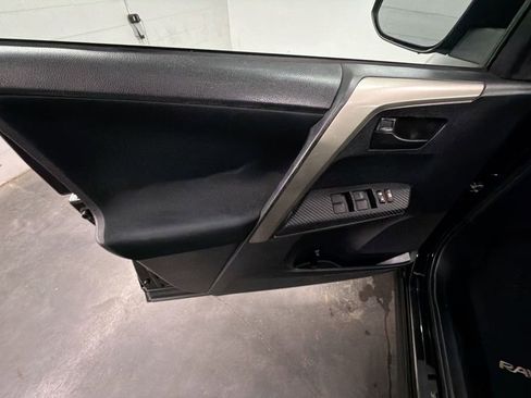 Used 2015 Toyota RAV4 LE image 19