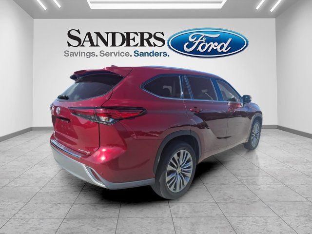 Used 2021 Toyota Highlander Platinum FWD image 2