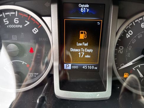 Used 2021 Toyota Tacoma SR5 w/ Technology Package image 16