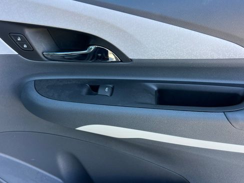 Used 2020 Chevrolet Bolt LT FWD image 22