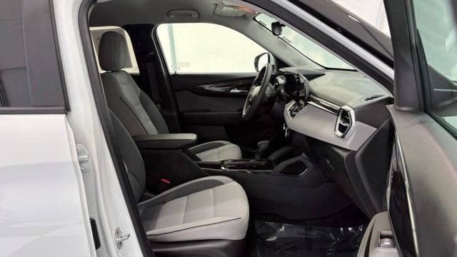 Used 2025 Chevrolet TrailBlazer LT AWD/4WD image 19