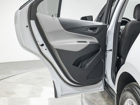 Used 2023 Chevrolet Equinox LS w/ LS Convenience Package image 27