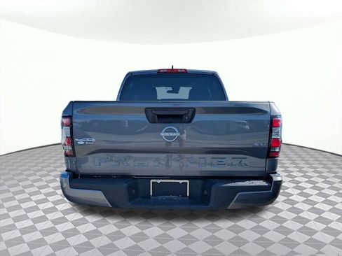 Used 2022 Nissan Frontier SV RWD image 4