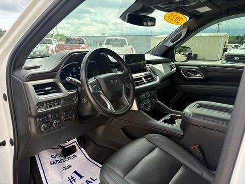 Used 2023 Chevrolet Tahoe Z71 w/ Luxury Package AWD/4WD image 3
