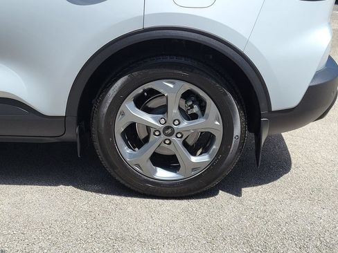 Certified 2025 Ford Escape ST-Line w/ Tech Pack #1 FWD image 5