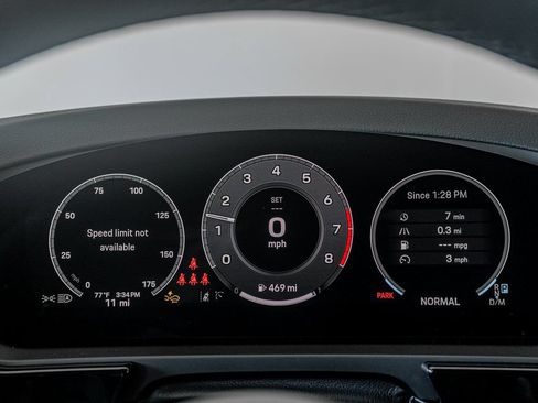 Certified 2025 Porsche Cayenne AWD/4WD image 19