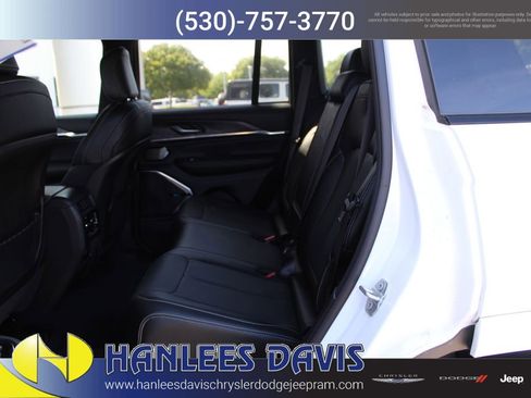 New 2023 Jeep Grand Cherokee Overland w/ MOPAR Finishing Package AWD/4WD image 16