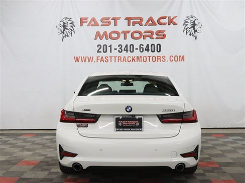 Used 2019 BMW 330i xDrive Sedan w/ Convenience Package AWD/4WD image 5