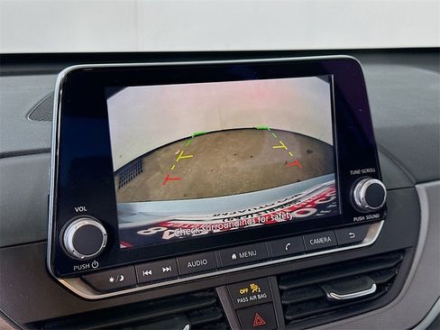 Used 2024 Nissan Altima 2.5 SR image 10