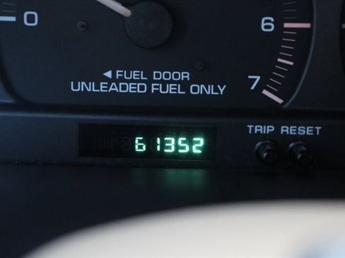 Used 2000 Dodge Grand Caravan ES image 7