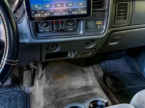 Used 2004 GMC Sierra 1500 SLE w/ Light Duty Power Package RWD image 7