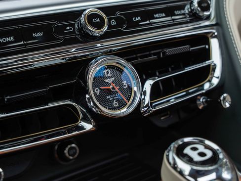 Certified 2024 Bentley Flying Spur W12 image 34