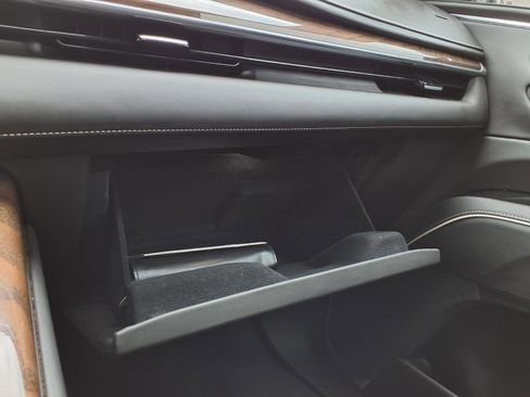 Used 2021 Cadillac Escalade Premium Luxury Platinum image 28