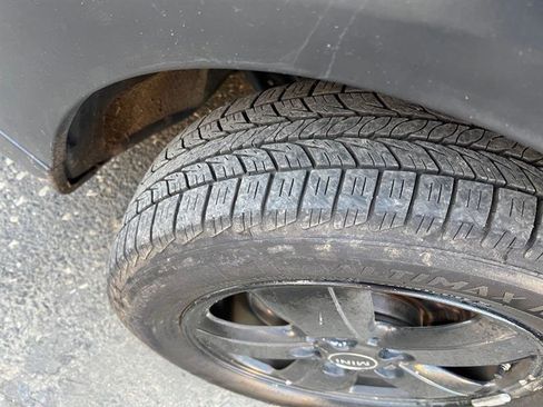 Used 2015 MINI Cooper 4-Door Hardtop image 38