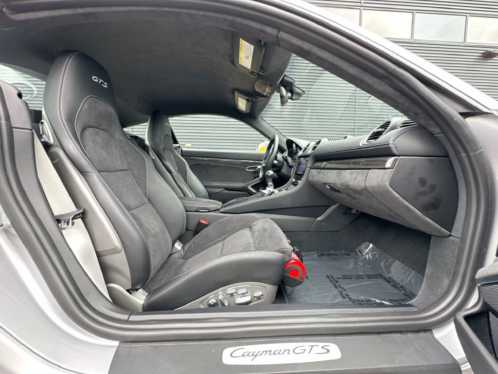 Used 2018 Porsche 718 Cayman S RWD image 25