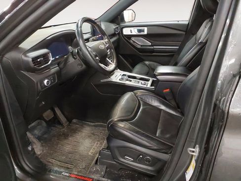 Used 2020 Ford Explorer ST w/ Premium Technology Package image 9