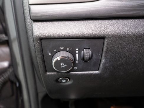 Used 2021 Jeep Grand Cherokee Laredo X AWD/4WD image 30