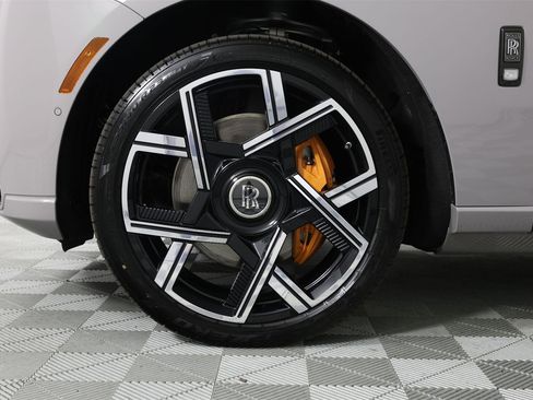 New 2026 Rolls-Royce Cullinan Black Badge image 32