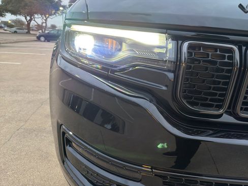 Used 2025 Jeep Wagoneer Series II image 30