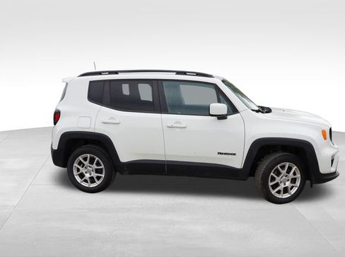 Used 2019 Jeep Renegade Latitude w/ Cold Weather Group AWD/4WD image 2
