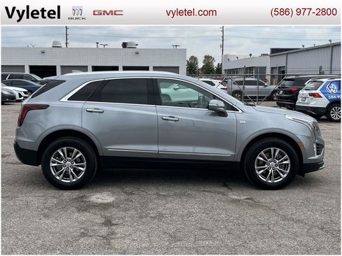 Used 2023 Cadillac XT5 Premium Luxury image 2