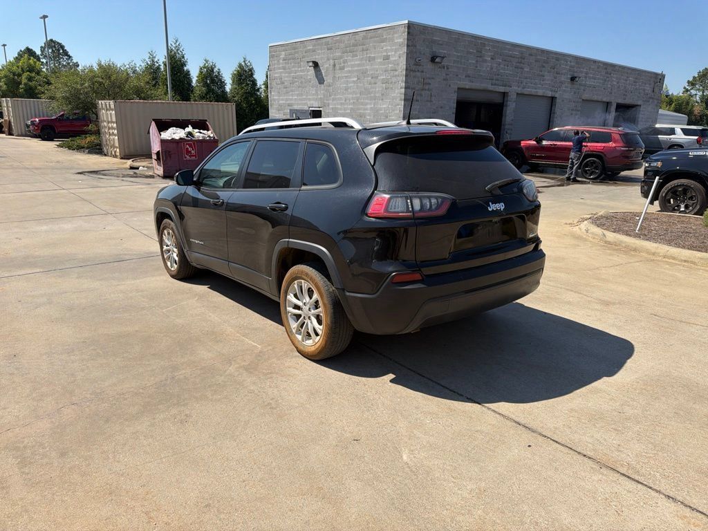 Used 2021 Jeep Cherokee Latitude FWD image 11