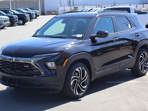 New 2026 Chevrolet TrailBlazer RS w/ Convenience Package FWD image 2