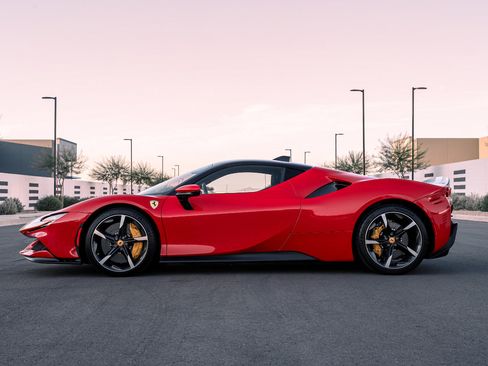 Used 2021 Ferrari SF90 Stradale image 4