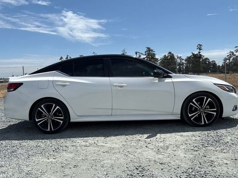 Used 2023 Nissan Sentra SR w/ SR Premium Package FWD image 9