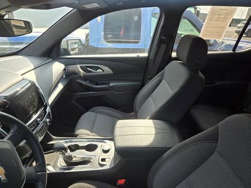 Used 2023 Chevrolet Traverse LT image 9