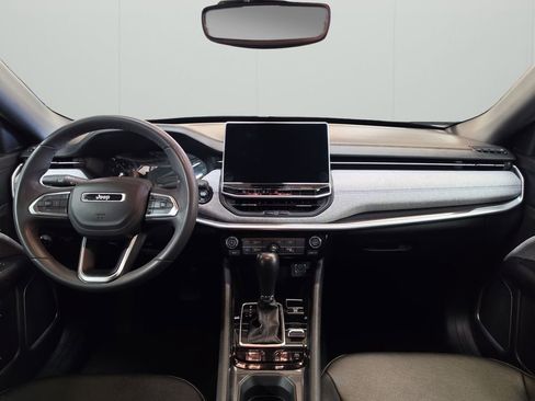 Used 2024 Jeep Compass Latitude image 16