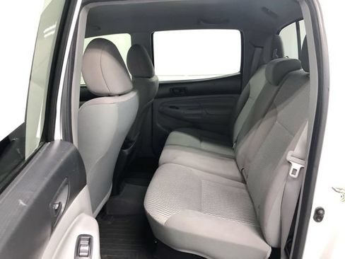 Used 2015 Toyota Tacoma 4x4 Double Cab w/ SR5 Package image 25