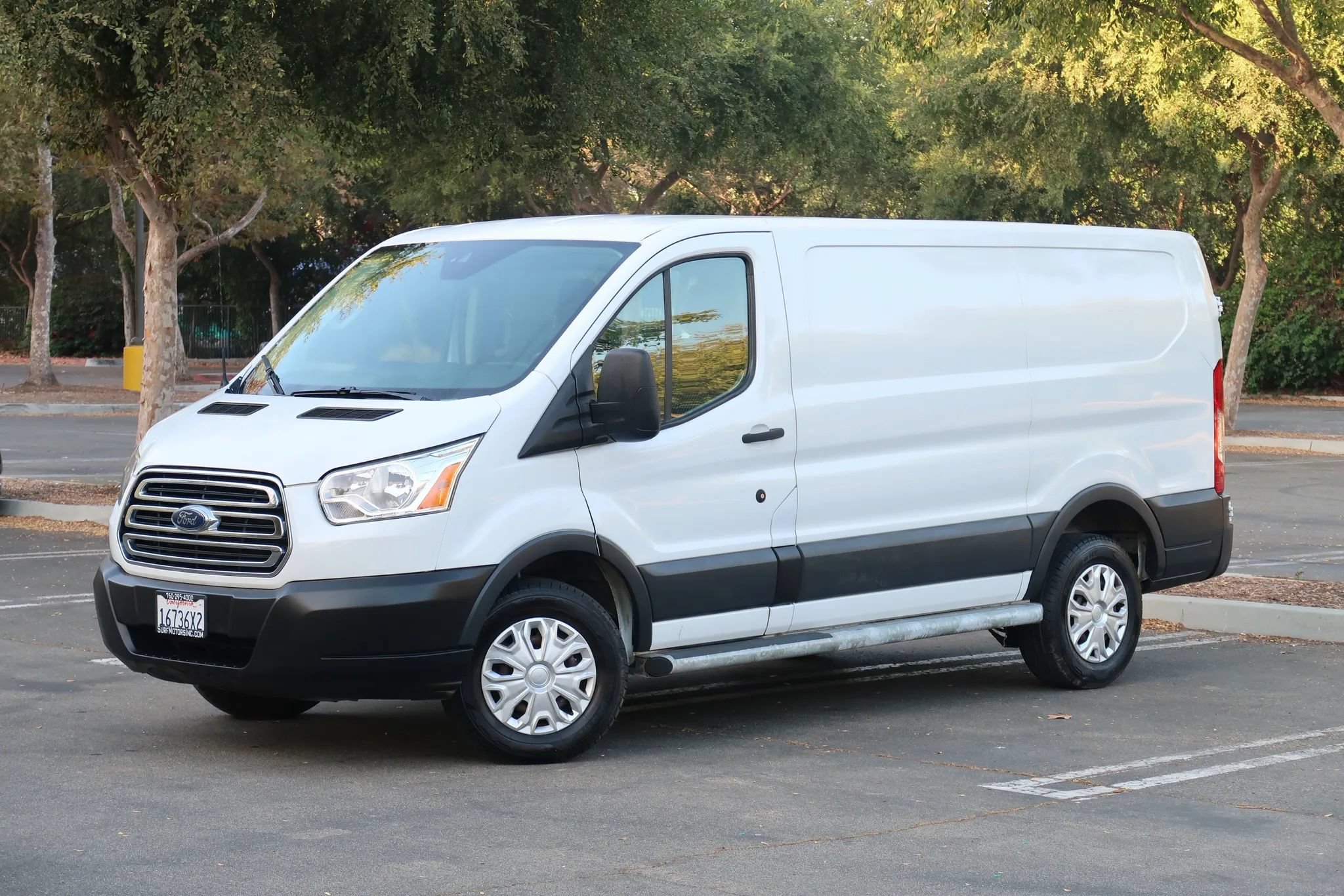 Used 2018 Ford Transit 250 130 Low Roof w/ Exterior Upgrade Package RWD image 4