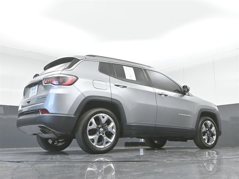 Used 2020 Jeep Compass Limited image 33
