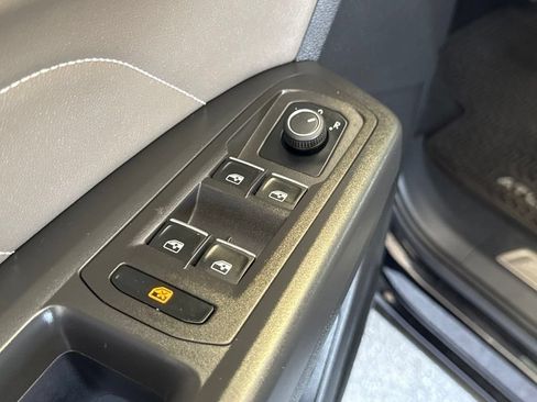 Used 2023 Volkswagen Atlas SEL R-Line AWD/4WD image 13