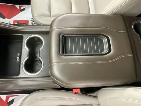 Used 2022 Chevrolet Suburban Z71 AWD/4WD image 19