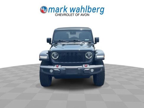 Used 2024 Jeep Wrangler Unlimited Rubicon AWD/4WD image 3