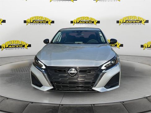 Used 2024 Nissan Altima 2.5 SV image 8