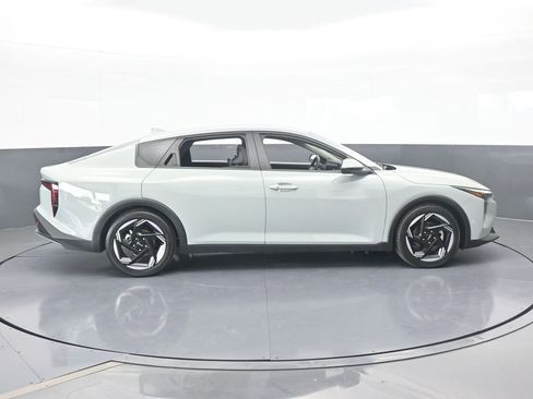Used 2025 Kia K4 EX image 7
