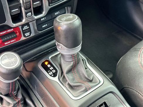 Used 2021 Jeep Wrangler Unlimited Rubicon AWD/4WD image 23