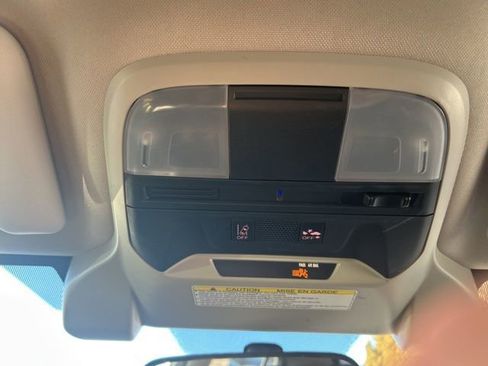 Used 2023 Subaru Crosstrek 2.0i image 19