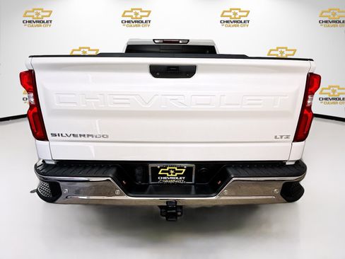 Used 2022 Chevrolet Silverado 1500 LTZ RWD image 7
