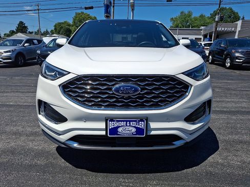 Certified 2022 Ford Edge Titanium w/ Equipment Group 301A AWD/4WD image 2