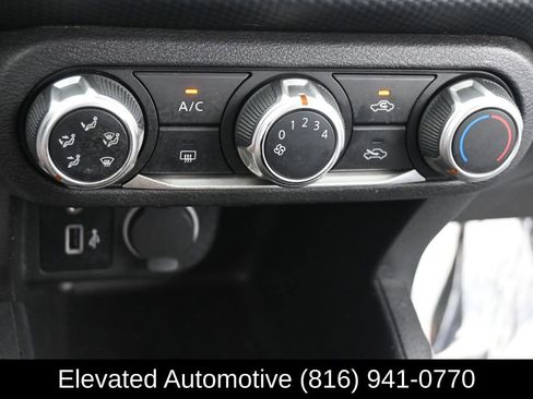 Used 2022 Nissan Kicks S FWD image 11
