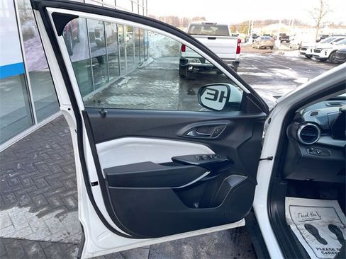 Certified 2024 Chevrolet Trax LT w/ Driver Confidence Package image 21