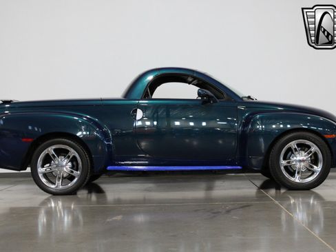 Used 2005 Chevrolet SSR w/ Preferred Equipment Group image 16